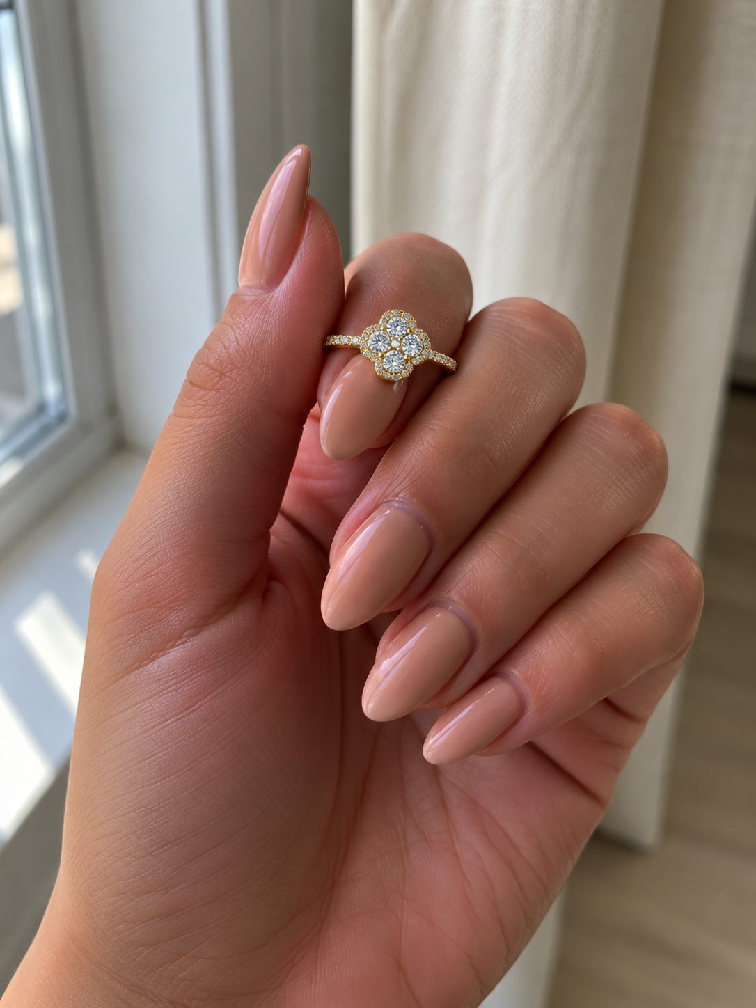 Gold Cleef Ring